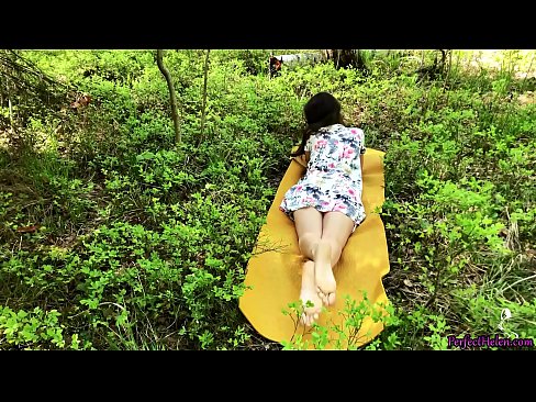 ❤️ Un străin de pe Tinder îmi masturbează păsărica și o fute cu pasiune în pădure ❌ at ro.xxxner.ru ❌
