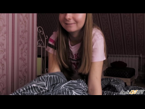 ❤️ Blondina îi suge adânc prietenei ei și primește spermă în gură ❌ at ro.xxxner.ru ❌